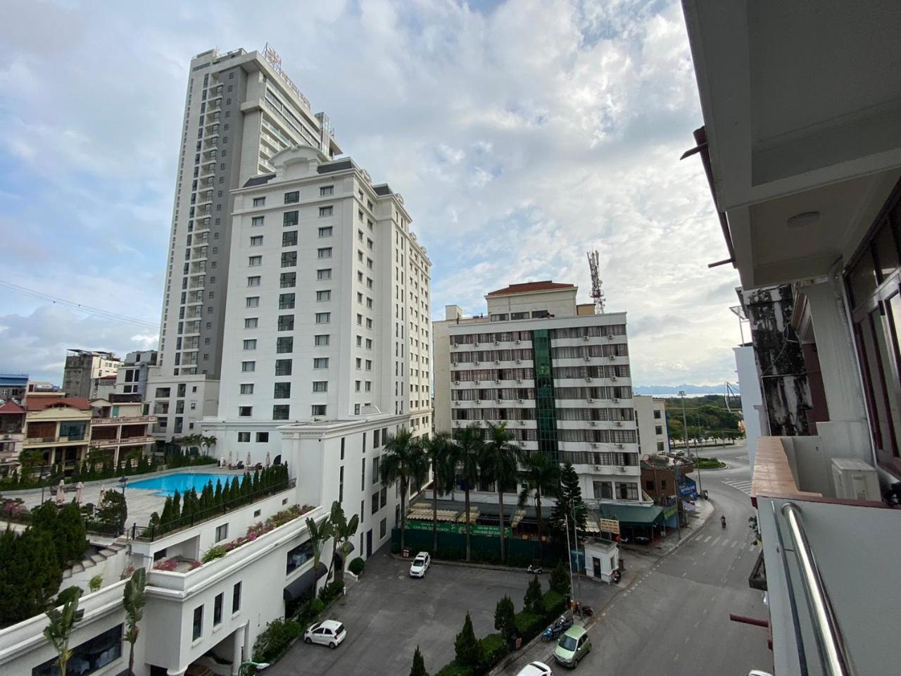 Van Nam Hotel Ha Long Buitenkant foto
