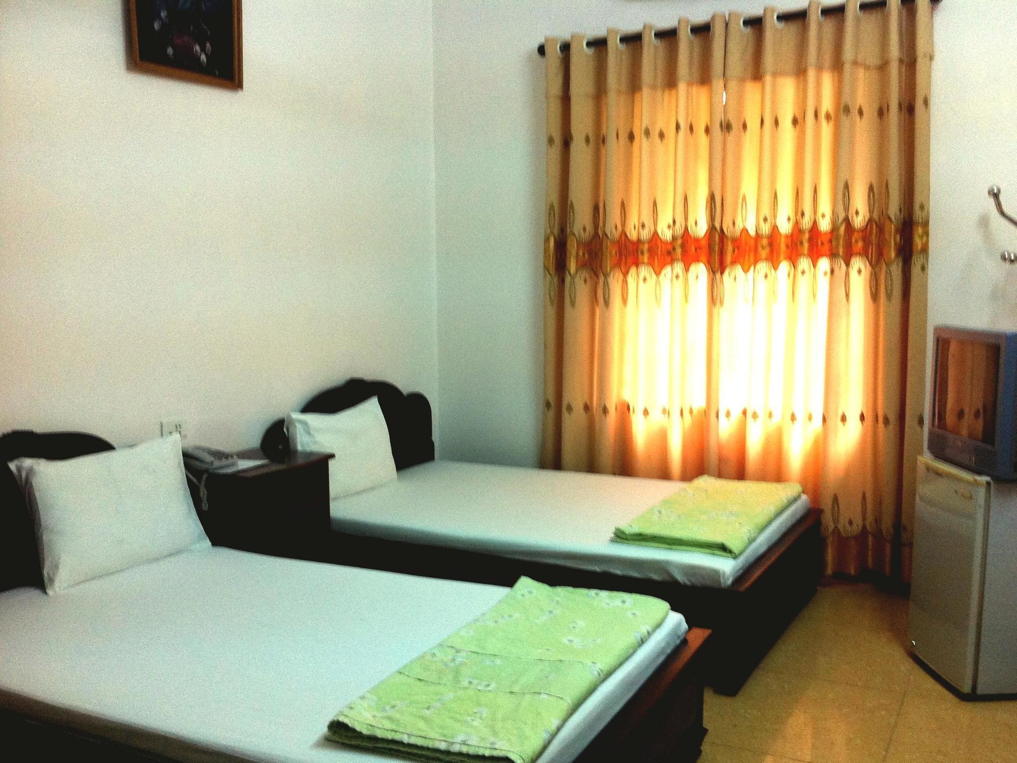 Van Nam Hotel Ha Long Buitenkant foto